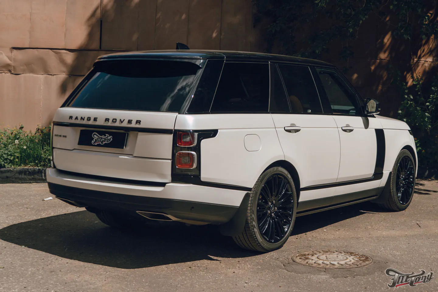 Range Rover Vogue SE в шикарном перламутровом виниле!